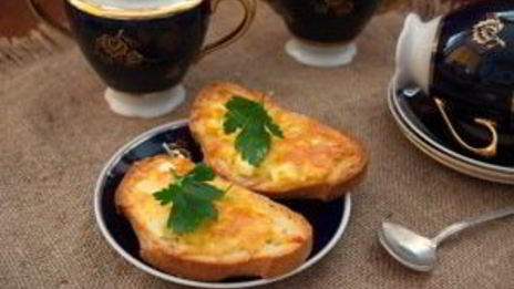 бутерброды с сыром и чесноком