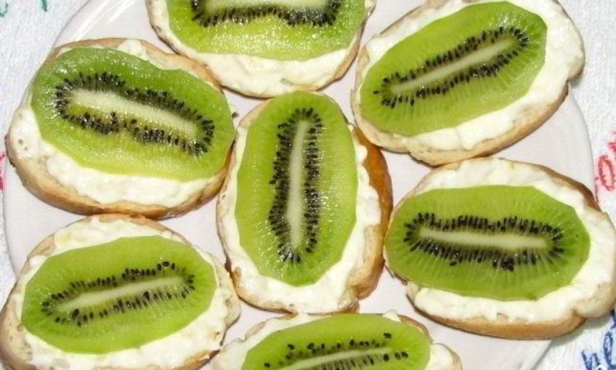 Рецепт бутерброды с сыром и киви
