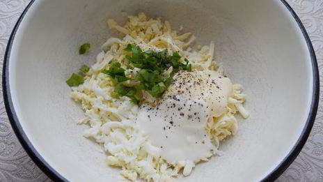 бутерброды с сыром, яйцом и помидорами