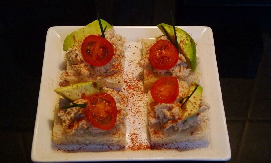 Рецепт бутерброды с тунцом и авокадо