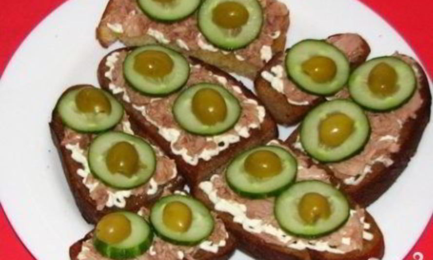 Рецепт бутерброды с тунцом и огурцом