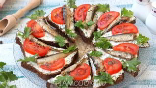 Бутерброды со шпротами и творожным сыром