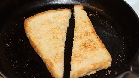 бутерброды со шпротами