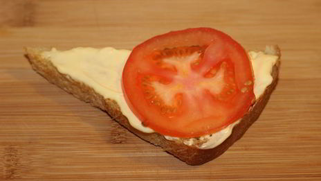 бутерброды со шпротами