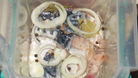 бутерброды со скумбрией быстрого домашнего посола