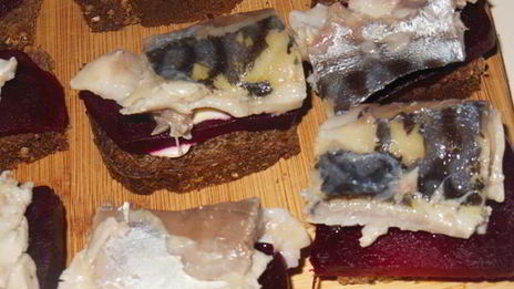 бутерброды со скумбрией быстрого домашнего посола