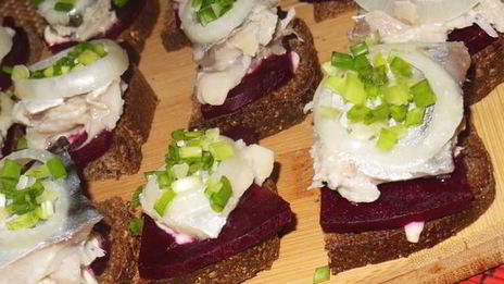 бутерброды со скумбрией быстрого домашнего посола