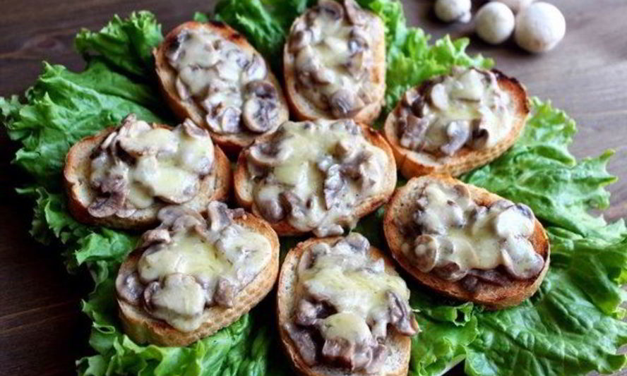 Рецепт быстрые горячие бутерброды с грибами и сыром
