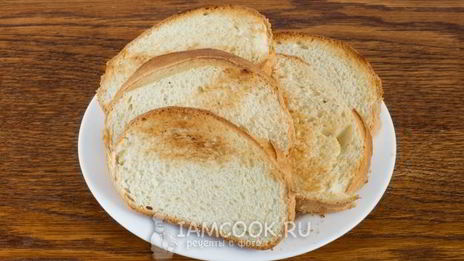 горячие бутерброды с крапивой и сыром