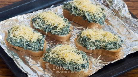 горячие бутерброды с крапивой и сыром