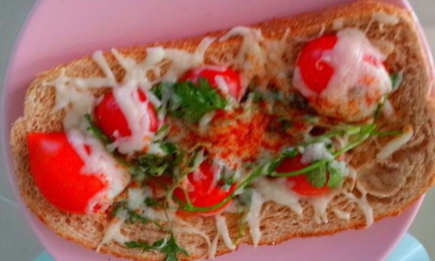 Рецепт горячий бутерброд с помидорами