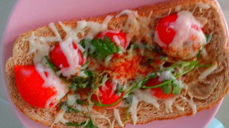 горячий бутерброд с помидорами