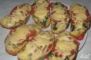 Горячий бутерброд со шпротами