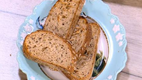 хитрый бутерброд с авокадо и яичницей