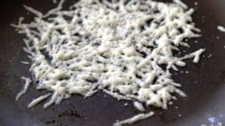 открытый бутерброд с запеченными помидорами, сыром и бальзамическим уксусом