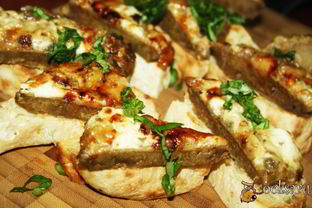 Пикантные бутерброды с говяжьей печенью