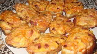 Простые горячие бутерброды в духовке