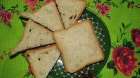 закрытые бутерброды с сыром и колбасой