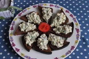 Закусочные бутерброды с сельдью