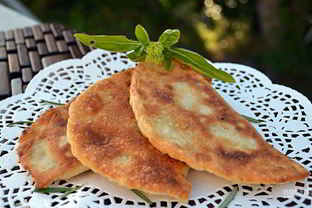 Чебуреки домашние с мясом