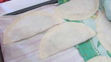 чебуреки на сковороде