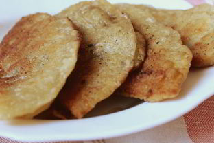 Чебуреки с фаршем и сыром