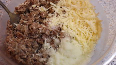 чебуреки с фаршем и сыром