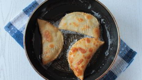 чебуреки с грибами и сыром