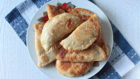 чебуреки с грибами и сыром