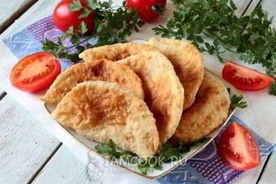 Чебуреки с капустой