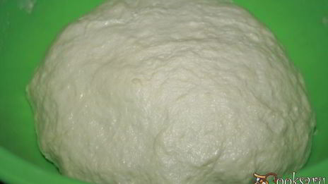 чебуреки с курицей и кислым яблоком на кефире