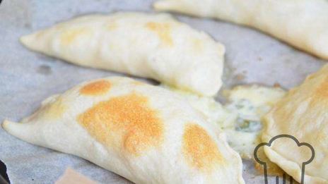 чебуреки с сыром и зеленью