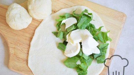 чебуреки с сыром и зеленью