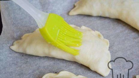 чебуреки с сыром и зеленью