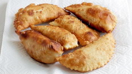 чебуреки с творогом и зеленью