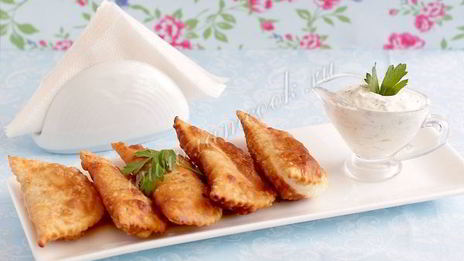 чебуреки с творогом и зеленью