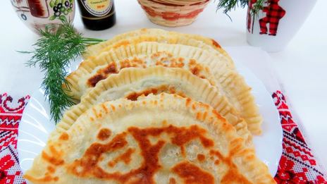 постные чебуреки с картофелем и грибами