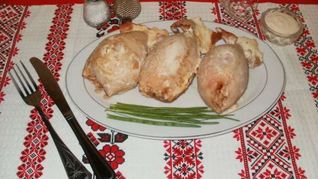 Фаршированные кальмары с рисом и яйцом