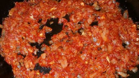 фаршированные кальмары с рисом и яйцом