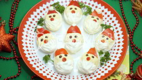 фаршированные яйца дед мороз