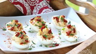 Фаршированные яйца по-испански