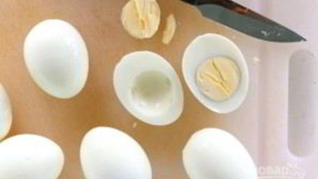 фаршированные яйца по-испански