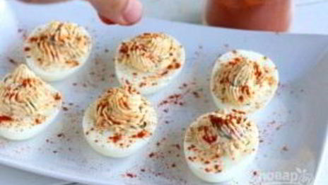 фаршированные яйца по-испански