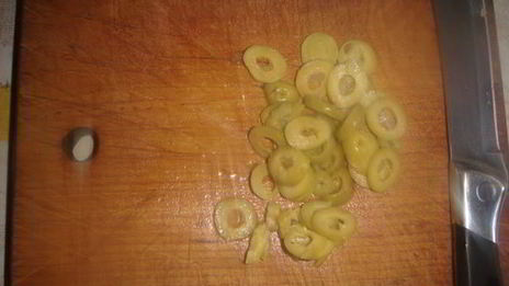 яйца, фаршированные креветками и оливками