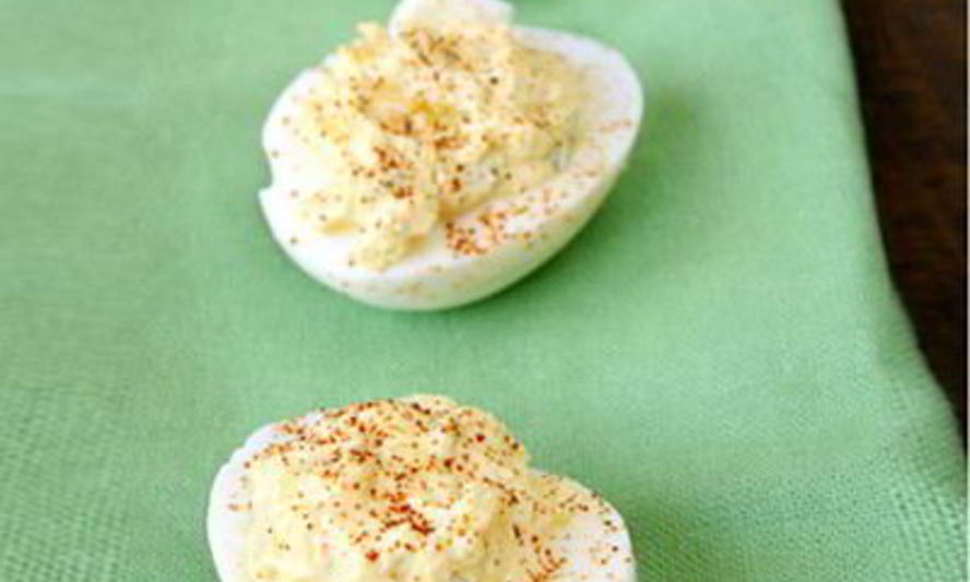 Рецепт яйца, фаршированные курицой с зеленью и лимоном