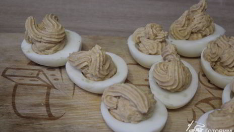 яйца фаршированные паштетом из утиной печени