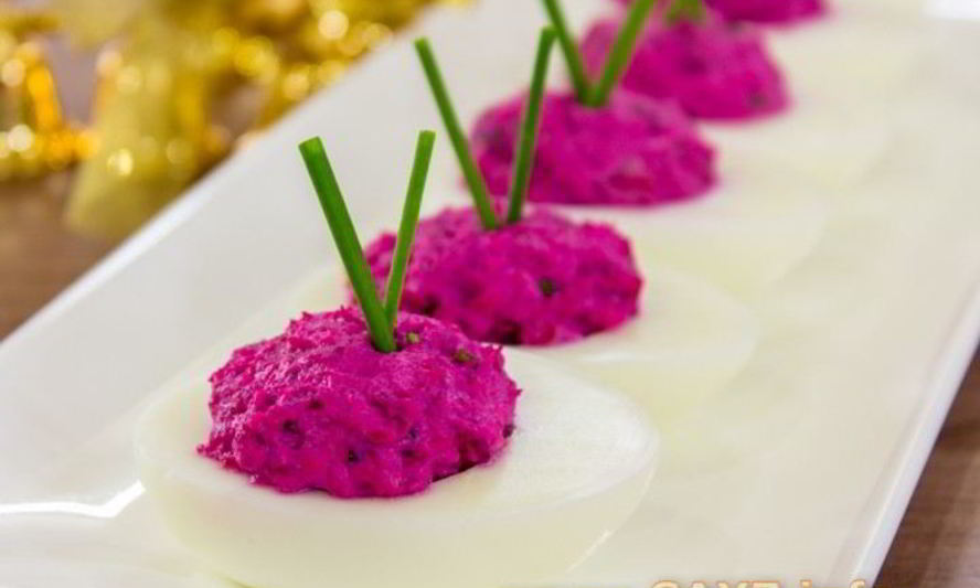 Рецепт яйца, фаршированные сельдью и свеклой