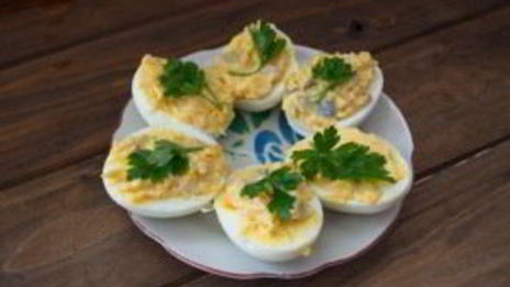 яйца, фаршированные сельдью