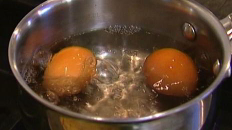 яйца, фаршированные сыром, каперсами и шнитт-луком