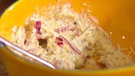 яйца, фаршированные сыром, каперсами и шнитт-луком